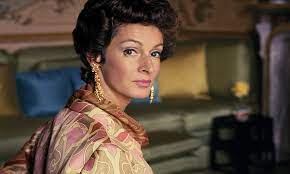 Marella Agnelli L Eleganza Del Cigno D Art It D Art It