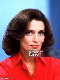 817 Maggie Sinclair Photos & High Res Pictures