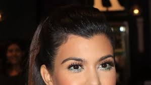 Without a widow's peak, these fields join in the middle of the forehead so as to give a hairline that runs straight across. Hair Ideas That Work With Your Widow S Peak Allure