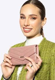 Damski portfel z ekoskóry w geometryczne przeszycia różowy