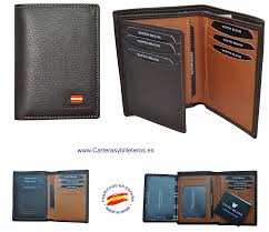 Oh, and before i forget, i've also got a different, fabric gift card holder pattern from a while back, it's constructed differently but feel free to use it too. Card Holder Titto Bluni Flag Spain Luxury Leather
