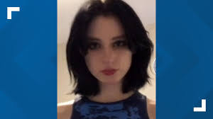 Ella York's Instagram, Twitter & Facebook