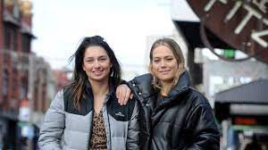 Finder's analysis of census data found melbourne was home to 1.4 million partnerless people, with single ladies outnumbering lads by more than 92,000. Melbourne Singles Hot Spots For All Ages Revealed By Finder Realestate Com Au