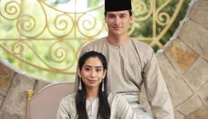Tunku tun aminah said she was attracted to mr dennis because of his gentle and kind personality. 8 Things You Didn T Know About The Johor Princess S New Husband The Singapore Women S Weekly