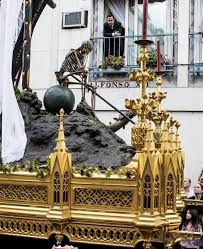 Cuando el cardenal rodrigo de castro en 1.587 suprime la mayoría de los hospitales gremíales, uno de ellos es el del espíritu santo, por lo que la cofradía pasó al oratorio de colón donde radicaba la hermandad del santo entierro, apareciendo hacia el año 1.573 unificada con el nombre de santo entierro de nuestro señor jesucristo y nuestra señora de villaviciosa, constituyéndose en. Alvaro Morales Ø¯Ø± ØªÙˆÛŒÛŒØªØ± El Triunfo De La Santa Cruz O La Canina De 1691 Y Atribuida A Cardoso Quiros Se Encuentra En La Iglesia De San Gregorio En Sevilla Siendo Imagen