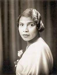 1930s hairstyles, laced headpieces are also among the fashion accessories of the 1930s. 10 Black Hairstyles C 1930 1940s Ideas Vintage Black Glamour African American Black Beauties