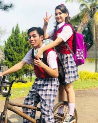 Seberapa taunya kamu sama dari jendela smp : 10 Potret Kedekatan Pemain Sinetron Dari Jendela Smp Yang Bikin Baper