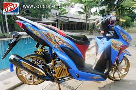 Konsep honda vario 150 saat ini memanglah gahar, tampilan nya yang presisi membuat desain honda vario 150 semakin diminati pecinta motor matic di indonesia. Honda Vario 150 2018 Metro Babylook Itu Seperti Bunga Dari Jauh Terasa Wanginya