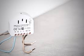 (how to control one light from 3 locations.) what do you need for controlling light from 3 locations? Fibaro Single Switch Digital Experts