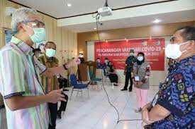 He has attempted to reorganize governmental administration, ordering the acting mayor of tegal to reform the city's bureaucracy and civil services after the corruption eradication commission. Cek Vaksinasi Di Demak Ganjar Optimistis Jateng Selesai Lebih Cepat Pemerintah Provinsi Jawa Tengah