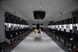 Honour lounge, boxes, glacis seats, benches, locker rooms, restaurants.«collaborating to the making of juventus' new stadium. Juventusfc On Twitter Locker Room On Point Juvetot Together Ucl