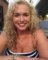 Joan Niles's Instagram, Twitter & Facebook