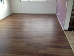 Nussbaum Parkett Laminat Nussbaum