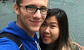 Anh phi công Mỹ trúng sét ái tình với cô y tá Việt