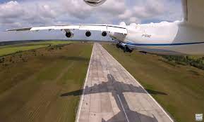 Участие в параде по случаю дня независимости принял легендарный самолет мрия. Qi3bf Yz Fkwmm