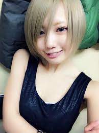 肱 ボーイッシュ ヘアスタイル 髪型 こころ