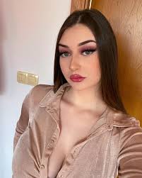 Patrisia Serge - Free sexy pics, galleries & more at Babepedia