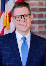 LeTip of Hampton Bays