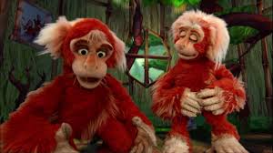 He lives in the world tree with various animal friends including marmosets, a tree frog and an anteater. It S A Big Big World Full Episode The Hatch Youtube