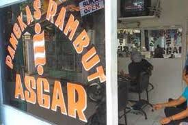 Check spelling or type a new query. Pangkas Rambut Asgar Yang Melegenda Dan Keahlian Turun Temurun Halaman All Kompas Com