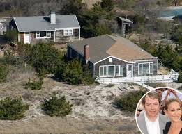 Matthew Broderick Sarah Jessica Parker From Celebrity Homes In The Hamptons Celebrity Houses Hamptons House Celebrity Mansions