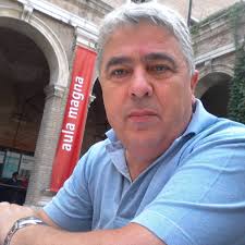 Garlasco, chi è Mario Venditti. Dall'antimafia al casinò: «Ho archiviato in  21 giorni ma bastavano solo 21 secondi». Nato a Benevento 72 anni fa, alla  Dda di Milano Venditti si era occupato