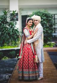 Vibrant Mumbai Wedding At Sahara Star Indian Bride And Groom Indian Wedding Couple Indian Bride
