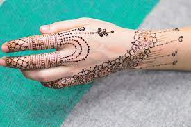Our purple shampoo bar sorts out oily hair problems by washing away grease and managing oil production. Hand Henna Henna Zeichnungen Kostenloses Foto Auf Pixabay