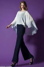 Nella boutique anili troverai l'abito che saprà valorizzare al meglio la tua figura. Abiti Da Cerimonia Con Pantaloni Taglie Forti Abiti Stile Di Moda Vestiti Taglie Forti