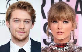Taylor Swift raving over boyfriend Joe Alwyn