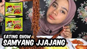 This tasty, classic recipe for korean black bean noodles,or jajangmyeon, uses pork belly, zucchini, potato jajangmyeon: Samyang Jjajang Halal Eating Sounds Youtube