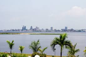Pour ce faire, un pont ferroviaire et routier devrait être construit sur le fleuve congo, entre kinshasa et brazzaville. Signature D Un Contrat A Plus De 550 Millions De Usd Pour Un Pont Entre Kinshasa Et Brazzaville Politico Cd