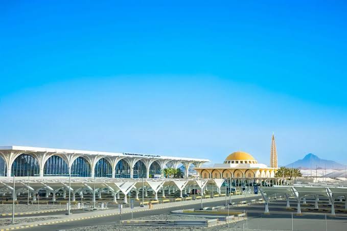 مطار الأمير محمد بن عبد العزيز الدولي يحصد لقب الأفضل إقليمياً في الشرق  الأوسط - أخبار السعودية | صحيفة عكاظ