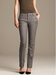 So excited to share with y'all my favorite pair of work pants and a timeless outfit that is perfect for spring layering! Slim Fit Textured Gray Straight Leg Banana Republic Pants For Women How To Look Skinnier Pants