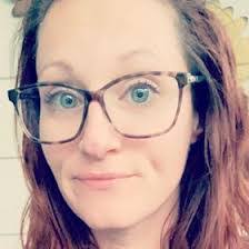 Sara Ralston's Instagram, Twitter & Facebook