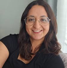 Looking for a photographer. We want to do family photos between 10/22 to  10/24? We will have 9 people. What are your recommendations?