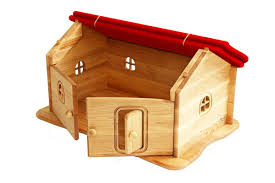 Bauernhaus Holzhaus Spielhaus Mit Dach Rot Aus Edlem Erlenholz Nbsp Oko Nbsp Logisch Beschreibung Das Holzhauschen In Spielhaus Bauernhaus Haus