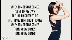 Jessie j was signed up to sing for the soundtrack because she loved. Flashlight Jessie J Lyrics From Pitch Perfect 2 Youtube
