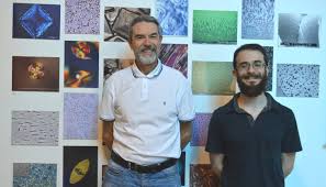 Acadêmico Edgar Zanotto publica artigo relacionando inteligência artificial  e o desenvolvimento de vidros