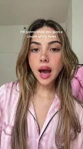 Victoria Speciale's Instagram, Twitter & Facebook