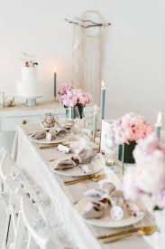 Hochzeitsdeko Mit Pfingstrosen Im Eleganten Boho Style Hochzeitsdekoration Hochzeitsdeko Und Tischdeko Hochzeit
