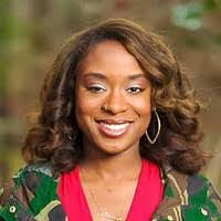 Bee Parker's Instagram, Twitter & Facebook