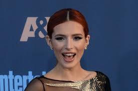 The actress now has a trendy new shag cut. Bella Thorne Shows Off Short Blue Hair On Twitter Upi Com
