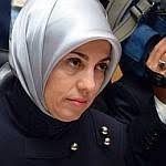 Eğitimi ve evlilikleri merve kavakçı'nın çocukluğu erzurum'da geçti. Merve Kavakci Meclise Basortusuyle Girince Zeynep Erdim Bianet