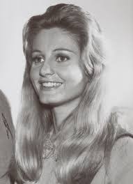 Jill Ireland's Instagram, Twitter & Facebook