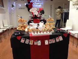 Gejoy las vegas decoration set, include 8 pieces card night table centerpieces playing card decoration and 4 pieces casino hanging garland for casino night birthday theme party supplies. Las Vegas Birthday Party Ideas Photo 2 Of 11 Casino Party Decorations Vegas Birthday Vegas Party