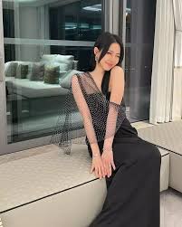 前「星夢一姐」菊梓喬加盟星演國際與恩師何哲圖再度合作