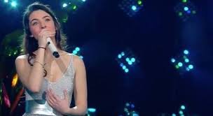 Tecla marianna insolia, in arte tecla,nasce a varese il 13 gennaio 2004; Sanremo 2020 Chi E Tecla Insolia