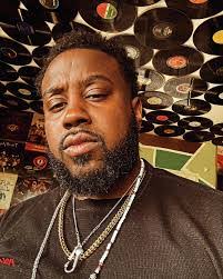 Andrea Pegues's Instagram, Twitter & Facebook