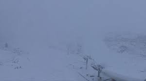 Il est localisé à une le col du tourmalet est célèbre pour ses 2115 mètres d'altitude et est spécialement dédié à la pratique de la. Col Du Tourmalet Climb Covered In Snow A Whole Month Before 2020 Vuelta Arrives Eurosport